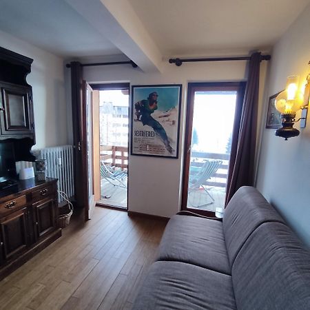 New Condominio Royal سيستريير المظهر الخارجي الصورة