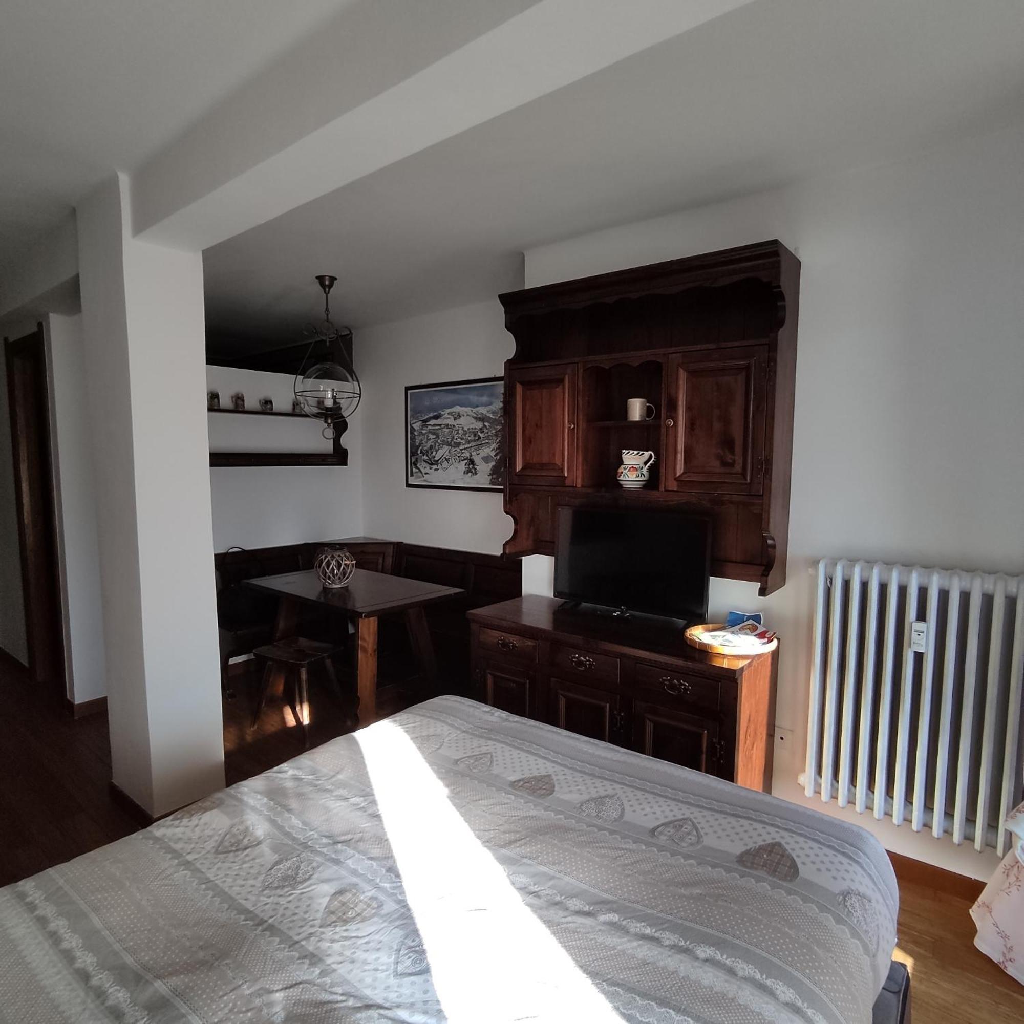 New Condominio Royal سيستريير المظهر الخارجي الصورة