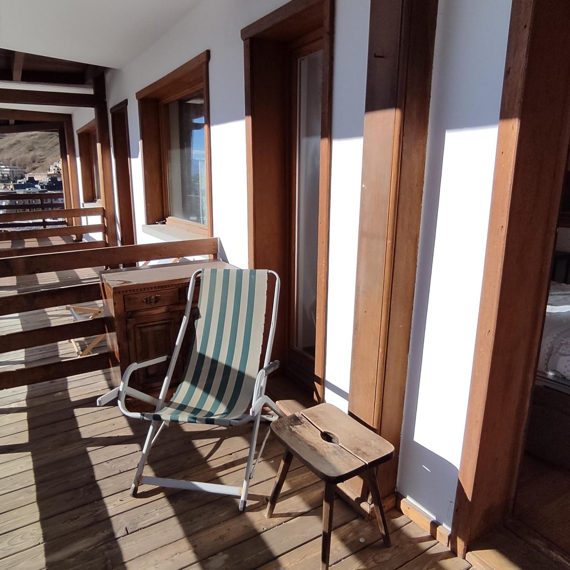 New Condominio Royal سيستريير المظهر الخارجي الصورة